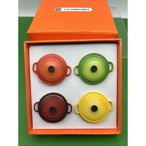 LE CREUSET  Magnets Set of 4  Dutch Oven Plastic